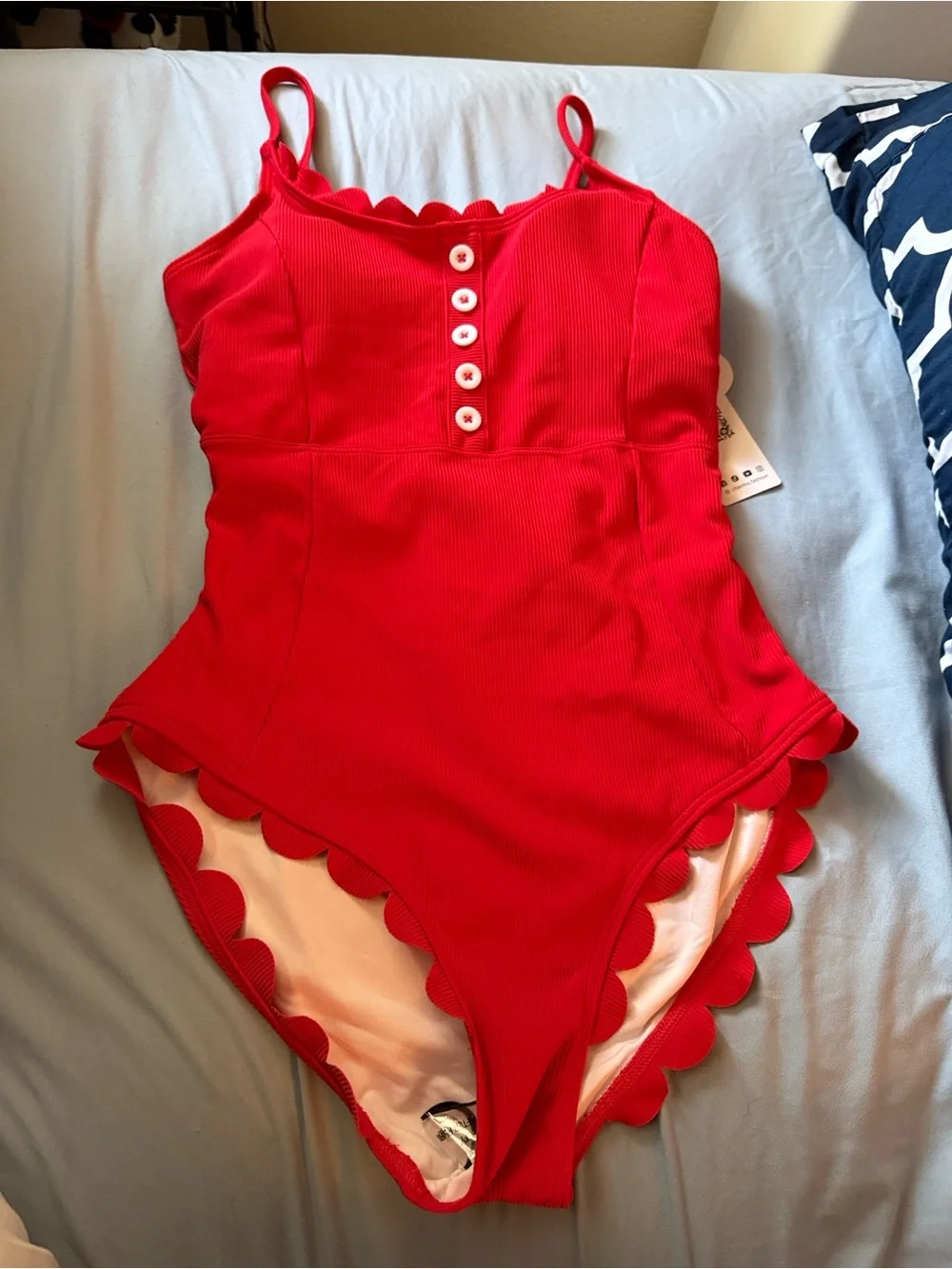 Charmo Women's Ribbed One Piece Swimsuit Red Scalloped Button Front Size L NWT